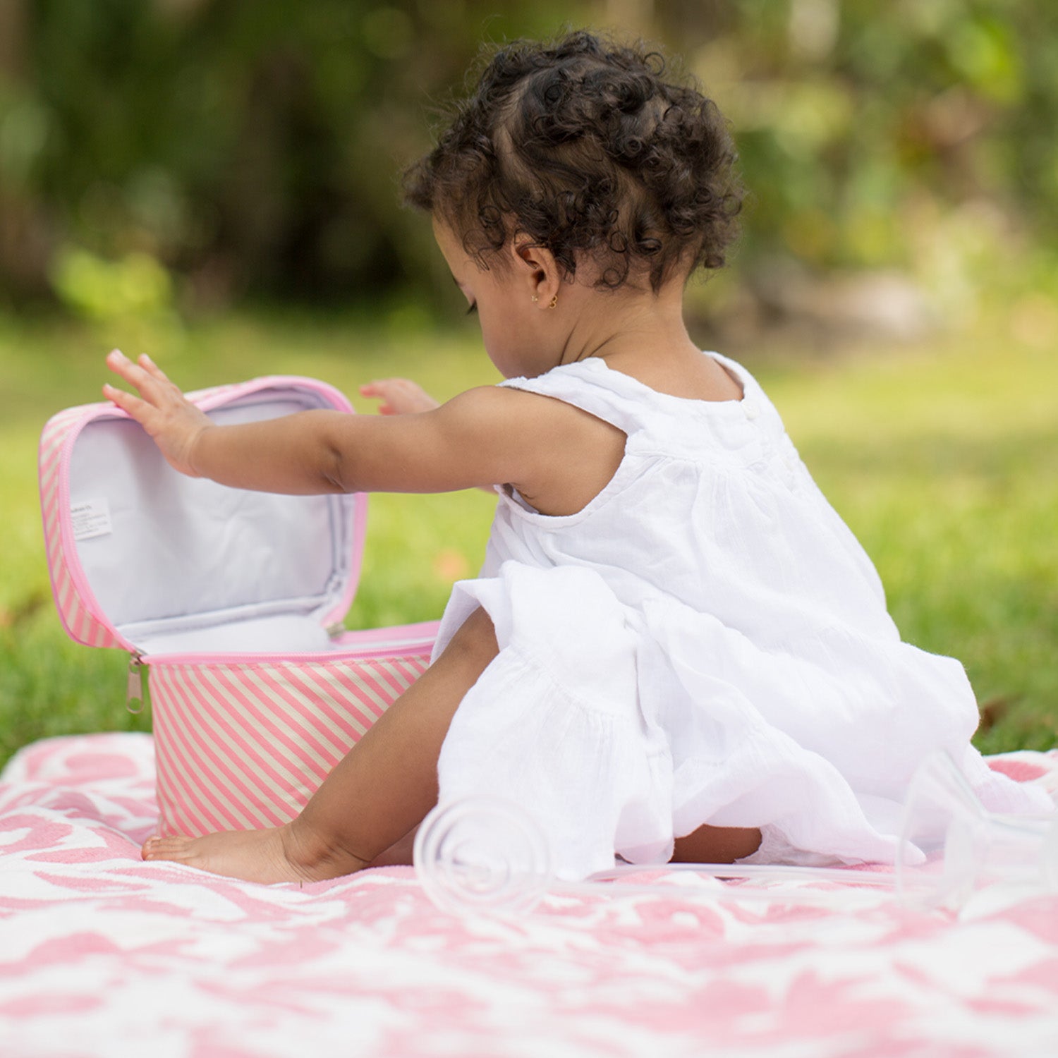 Pink Cooler with Ice Pack and Wide Neck Bottles Kit - Image 5
